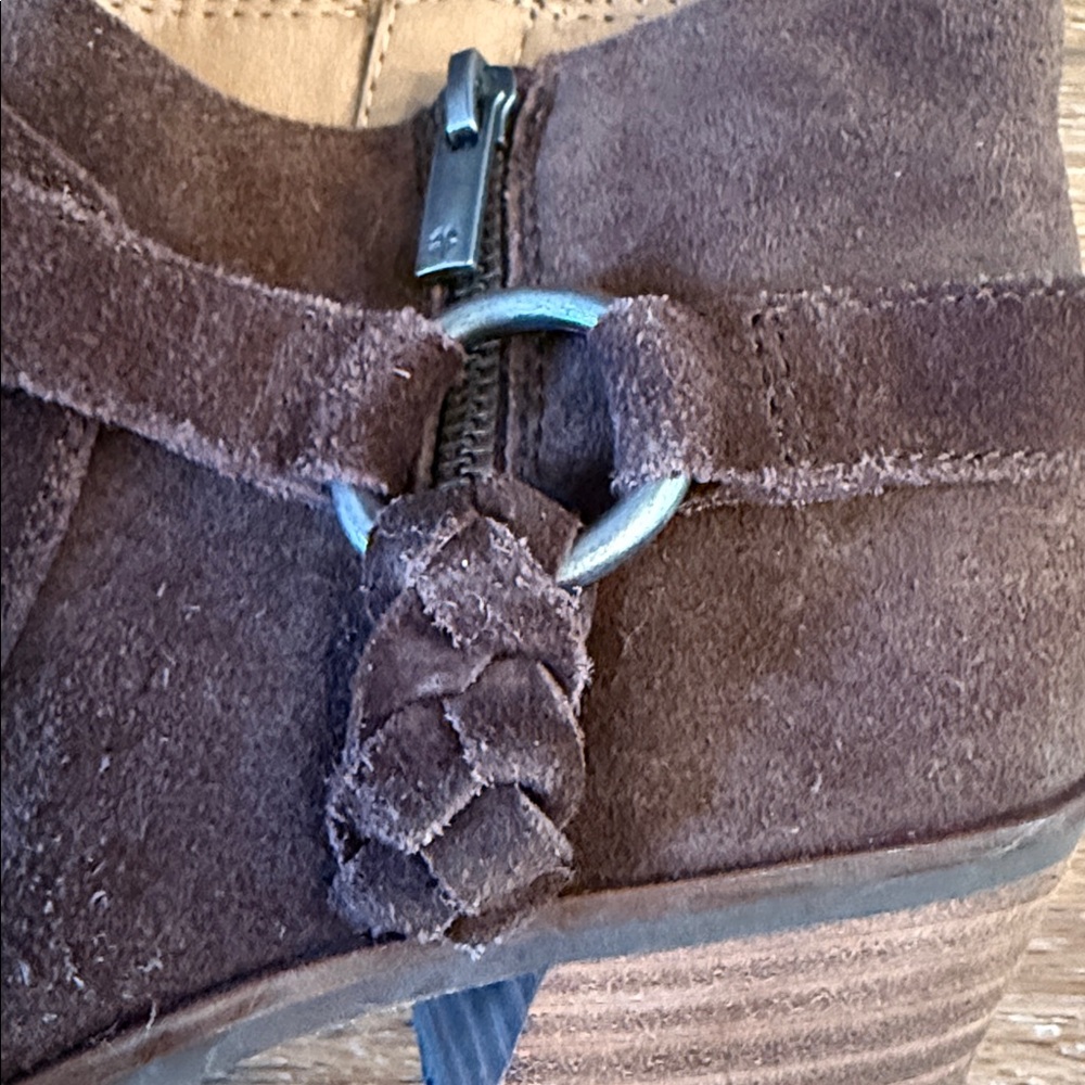 Lucky Brand Women’s Dark Brown Ankle Booties 9.5 in Excellent Condition - Picture 10 of 10